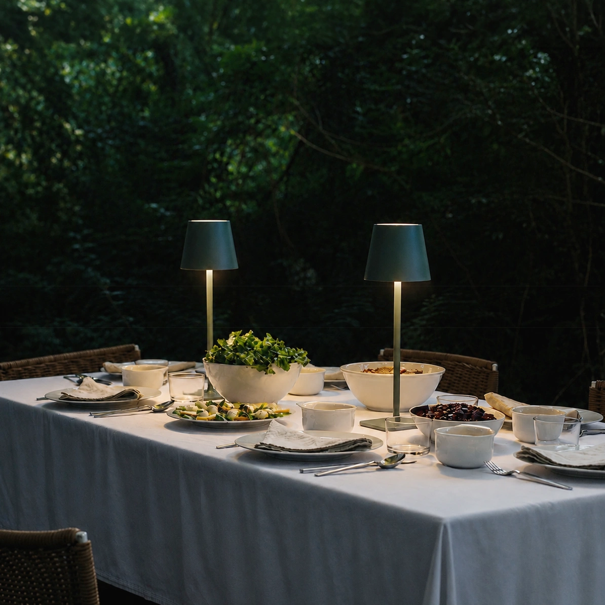 Dimmable Tall Table Lamp – Creative.Lighting