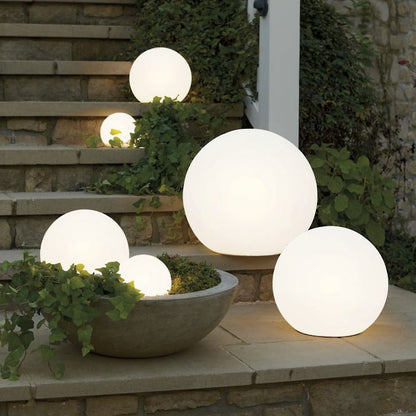Lumière de jardin en forme de boule