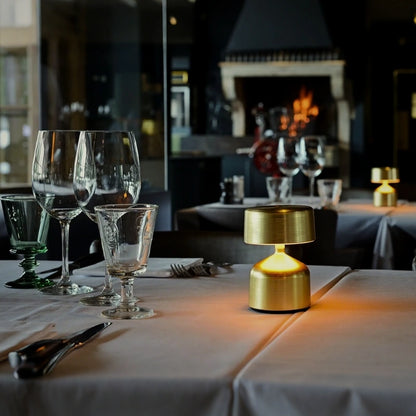 Auralis™ テーブルランプ