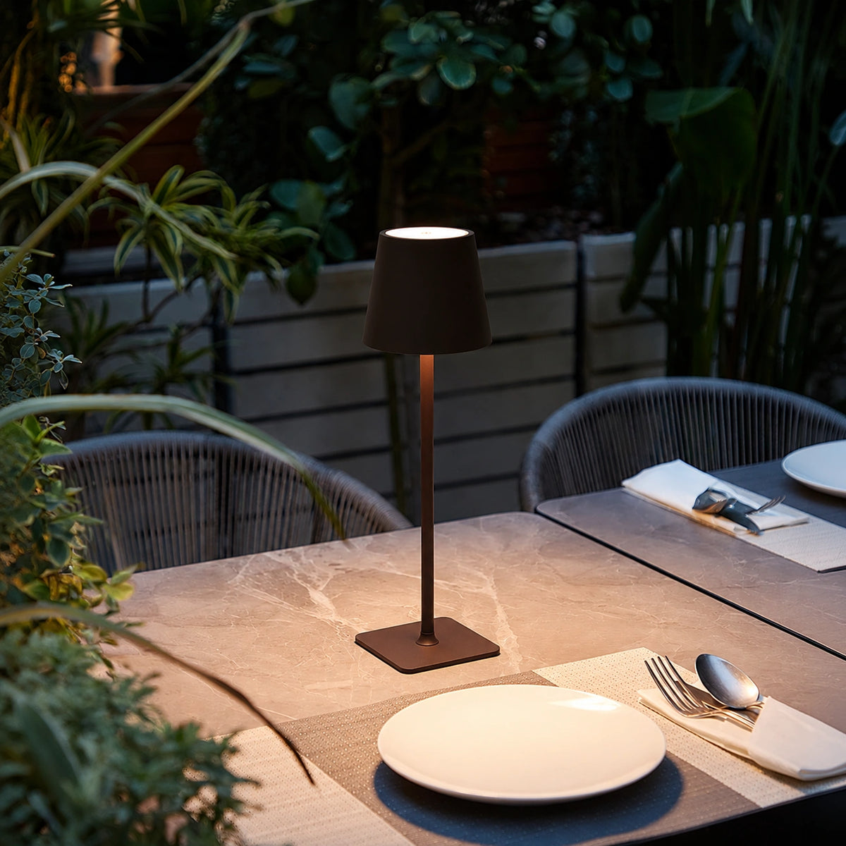 Dimmable Tall Table Lamp – Creative.Lighting