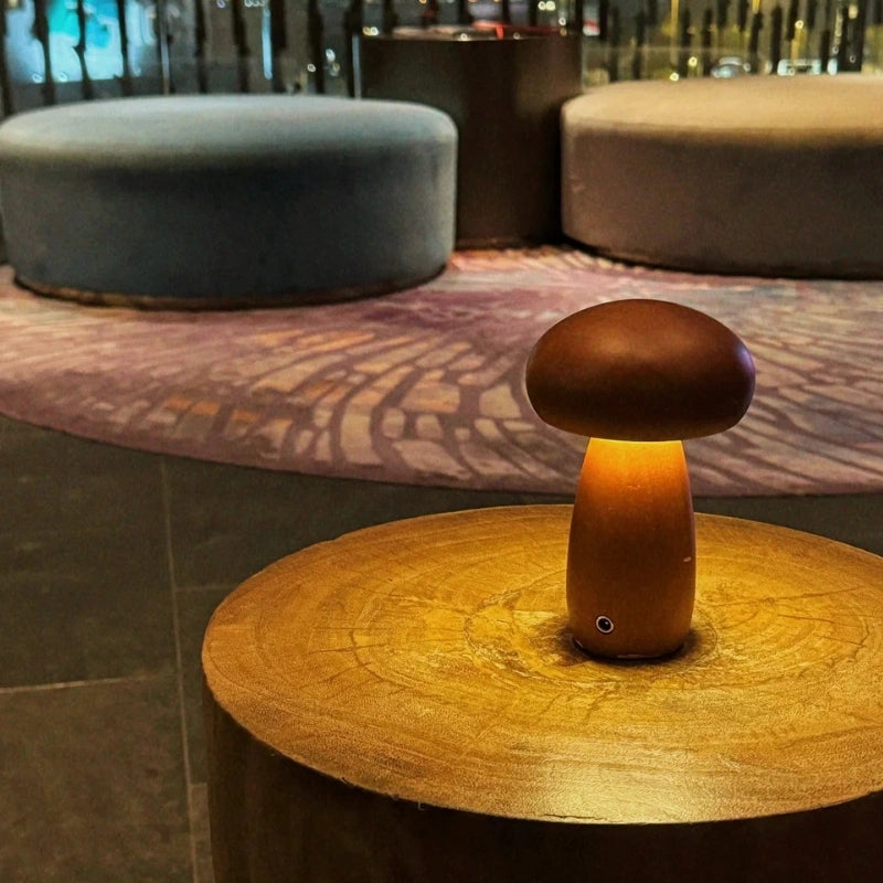 Lumishroom™ 木製テーブルランプ