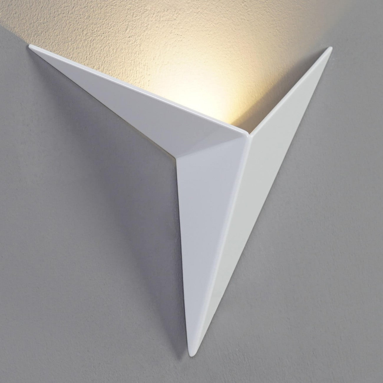 Trigon™ Wall Light