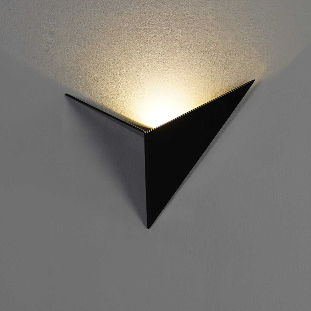 Trigon™ Wall Light